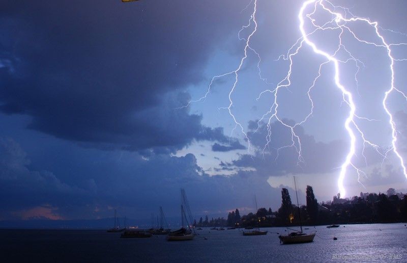 Lightning Strike on Lausanne
 
Álbumes del atlas: rayos aaa_norayos