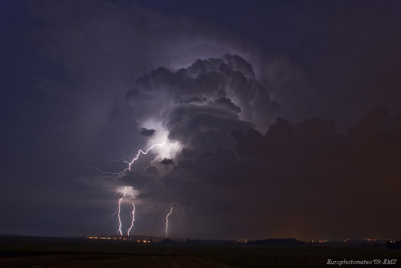 Supercellular Storm and Lightning
 
Álbumes del atlas: rayos aaa_norayos