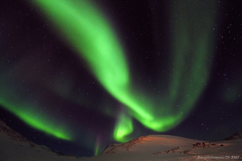 "Arctic Light in Scoresbysund"
 
Álbumes del atlas: auroras_polares