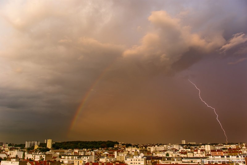 "Lightning and Rainbow"
 
Álbumes del atlas: rayos aaa_norayos