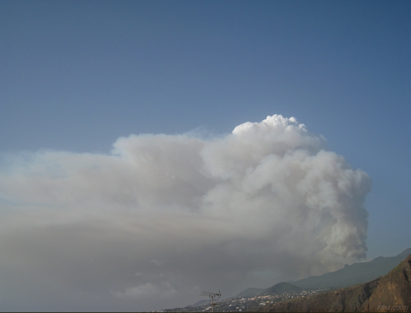 Incendio en los montes del Sur de La Palma
Vídeo:
[b]http://www.youtube.com/user/nambroque#p/u/45/uev_4dKtq-E[/b]
