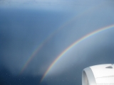 Arco iris doble desde avión