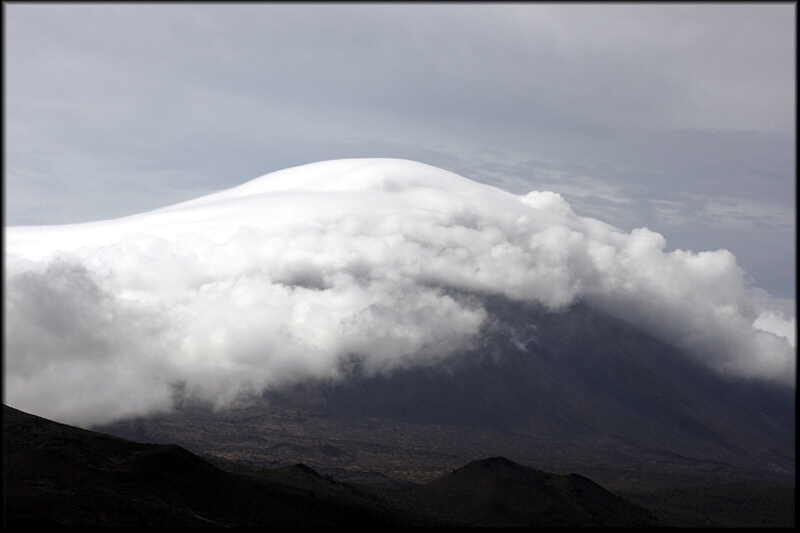 Teide con manto esperancero
Álbumes del atlas: ZCNOV12 nubes_capuchon