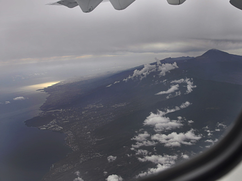 Canarias
Volando entre islas, en el momento de ver el Teide
