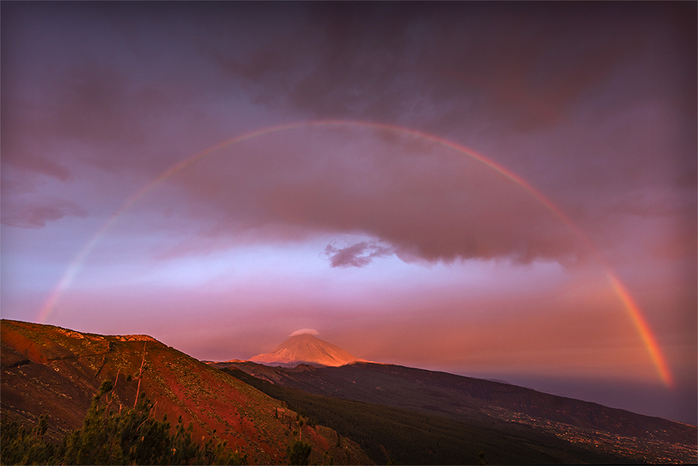 Teide enmarcado
Álbumes del atlas: zfp22 nubes_capuchon arco_iris_rojo z_top10trim_rcrs