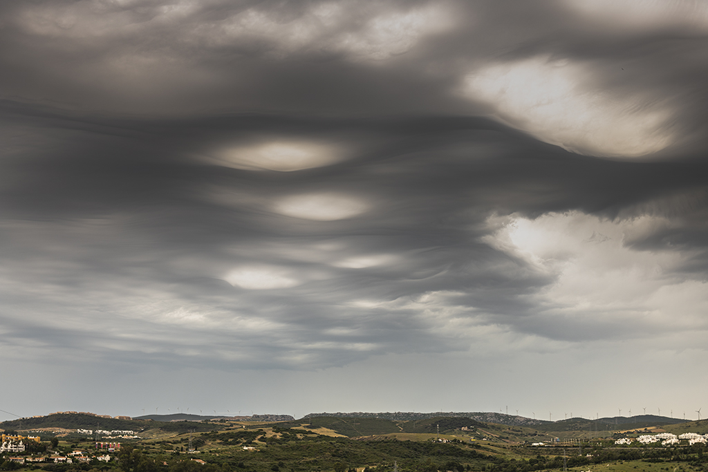 ASPERITAS
Fabulosa tanda de asperitas asociadas a unas tormentas de base alta desde Estepona (Málaga) 

