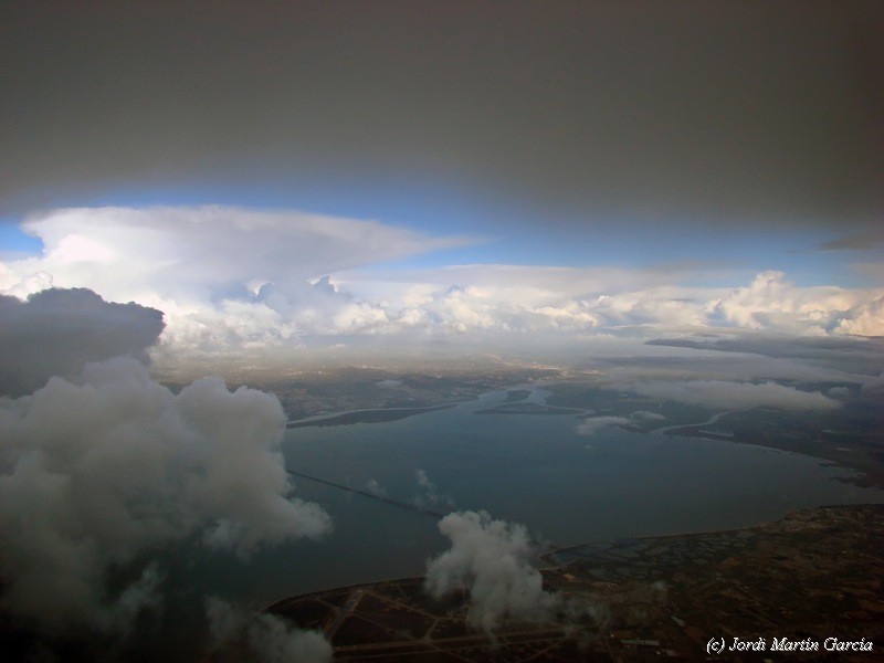 Lisboa entre cumulonimbos
Álbumes del atlas: nubes_desde_aviones