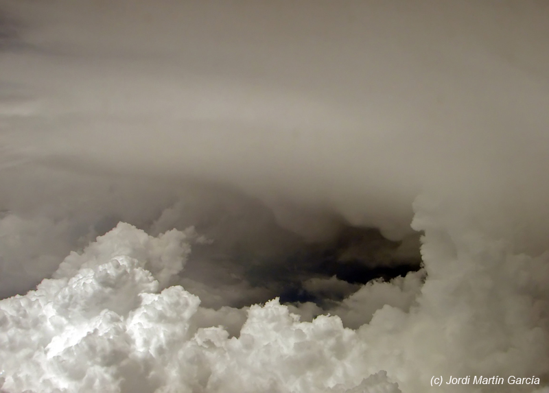Las entrañas del Cumulonimbo
Álbumes del atlas: nubes_desde_aviones