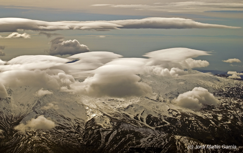 Lenticulares sobre Sierra Nevada
Álbumes del atlas: nubes_desde_aviones
