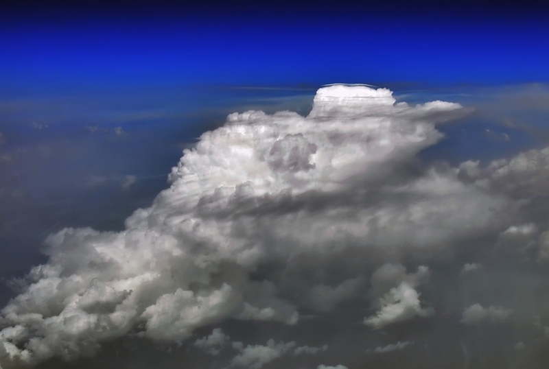 Alcanzando el límite
Álbumes del atlas: nubes_desde_aviones