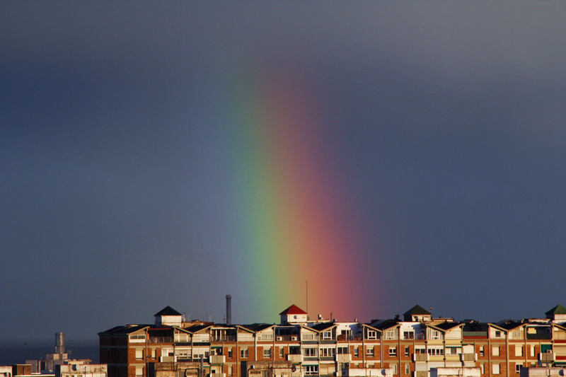 Siete colores
Vistoso y llamativo fragmento de arco iris en el que resaltan con  intensidad sus colores.
