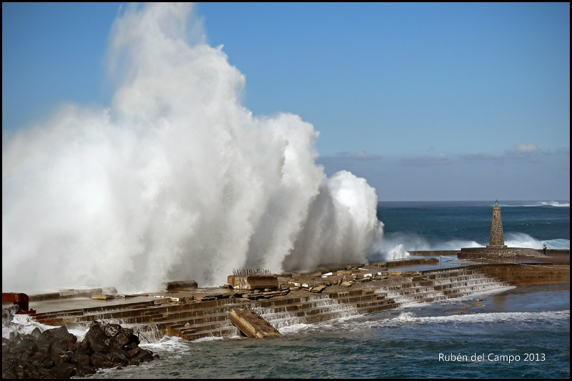 La fuerza de las olas
Fuerte oleaje en Bajamar, La Laguna (Tenerife). Las olas han destruido parte del espigón y alcanzan una altura superior a la del faro.
Álbumes del atlas: olas ZCENE13