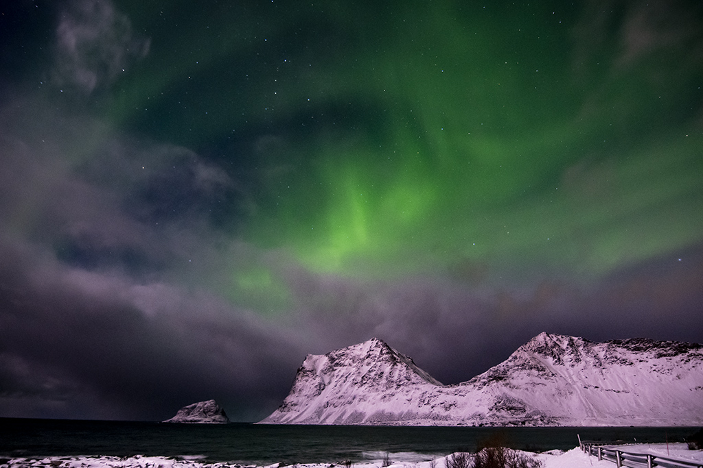 Uttakleiv Aurora
Aurora Boreal En Uttakleiv, Lofoten, Noruega.
Álbumes del atlas: zfi20 auroras_polares z_top10trim_mtrs