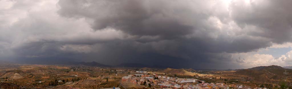 tormenta Severa; última imagen de la serie de tres fotografías
estofex clavo su alerta nivel 2 para el interior de Almería a la tarde y este de Murcía al llegar la noche.
