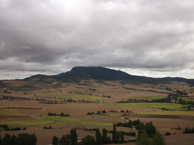  “¡Qué de nubes!”
Cielo habitual en el norte de Navarra, muy nuboso.
Álbumes del atlas: aaa_no_album