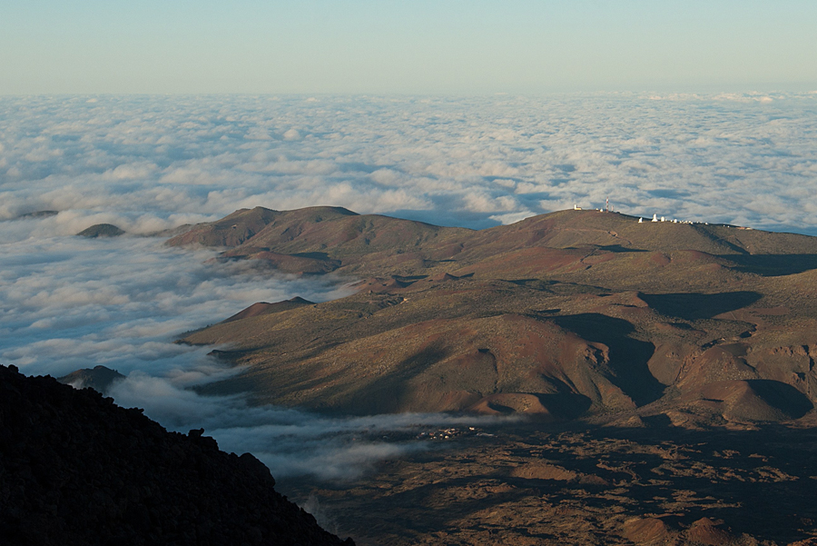 Emerger del Teide
EL mar de nubes intenta avanzar justo cuando el sol da sus últimos rayos del día.
