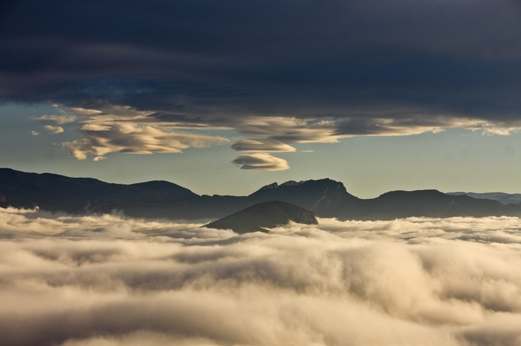 Mar de niebla
Álbumes del atlas: mar_de_nubes