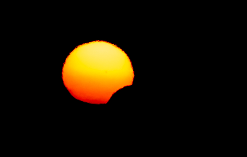 eclipse parcial sol  8 abril 24 canarias
Desde la isla d eTenerife pudimos ver un 5% de eclipse soloar justo antes de la puesta de sol
