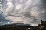 sombrero Teide y nubes altas