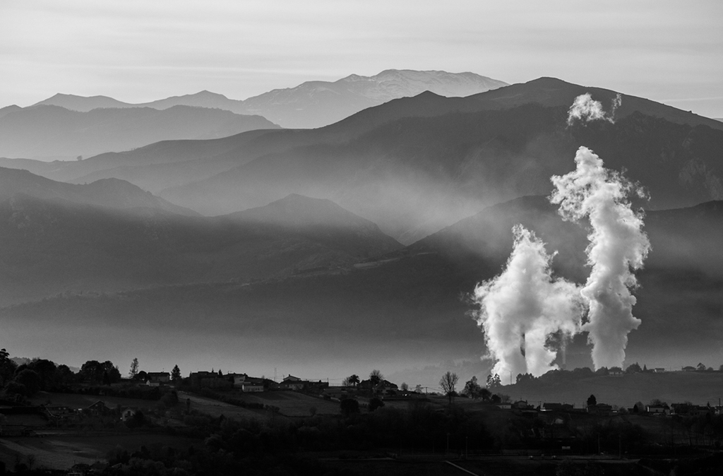 Chimeneas sobre montañas
La térmica de Aboño en Asturias a pleno rendimiento.
Álbumes del atlas: ZFI16 neblina
