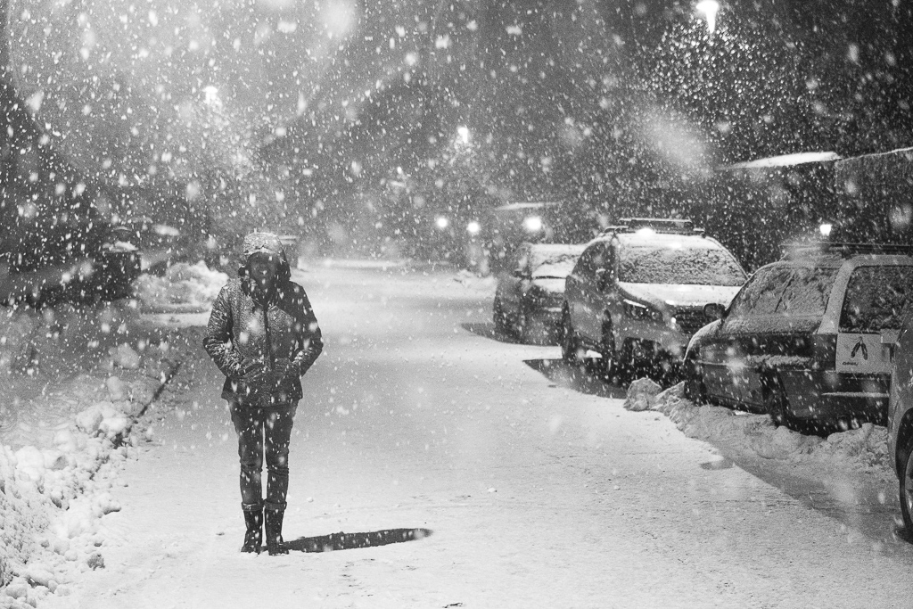 COPOS DE NIEVE
Viernes a la noche, después de cenar algo empezó a nevar de forma intensisima, con copos grande de nieve, que en una hora dejó unos 5 cms de manto blanco a la vila de Llívia, La Cerdanya.
