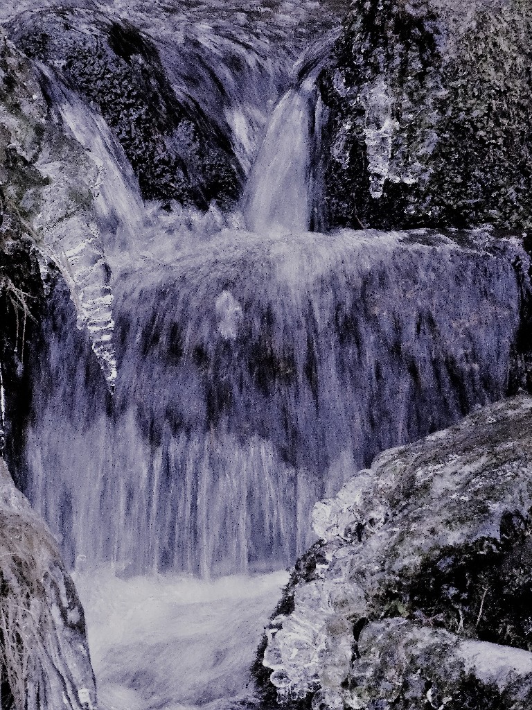 Torrente Cristalino
En invierno, el torrente de montaña se convierte en un reguero de caprichosas formas de hielo.
