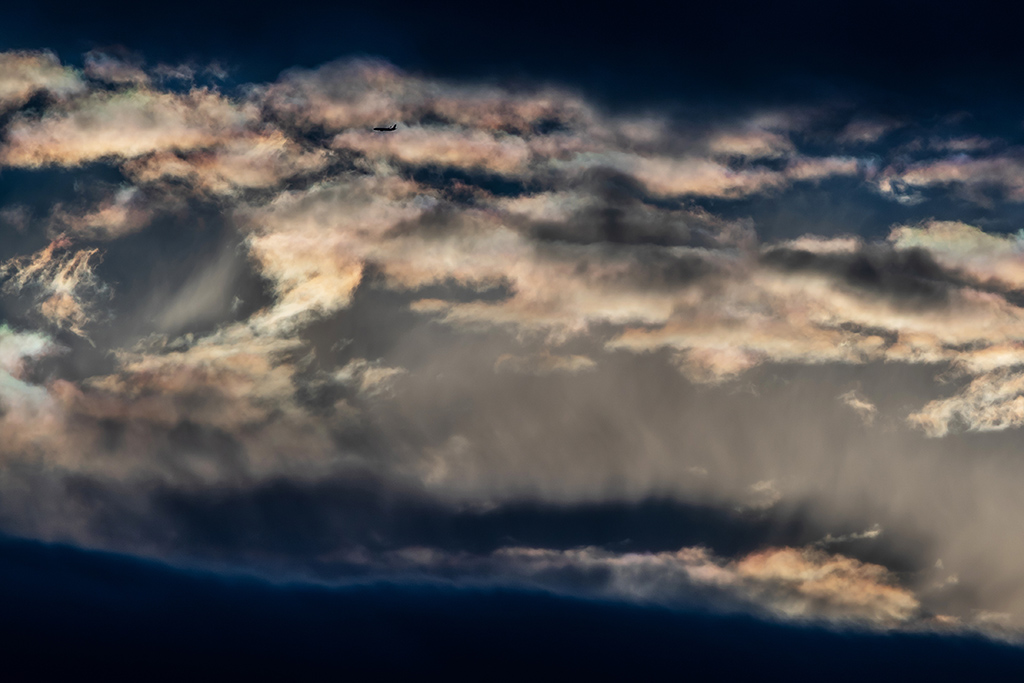 Nubes iridiscentes VI
Nubes iridiscentes que se formaron cerca del horizonte, en el cabeço d'or
