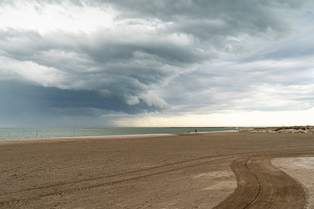 Tormenta acercándose a la playa
Una tormenta express de finales de octubre se acerca a las playas del Delta del Ebro
Álbumes del atlas: aaa_no_album