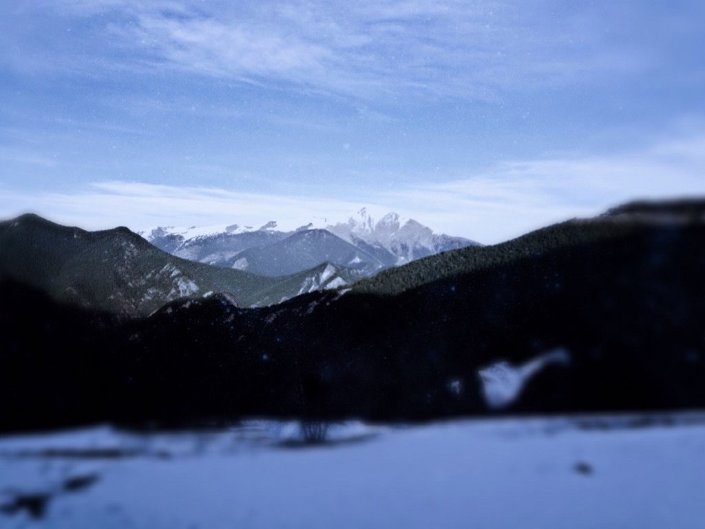 Montaña de nieve
Álbumes del atlas: aaa_no_album