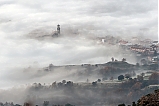Manto de niebla sobre Sant Pere de Torelló