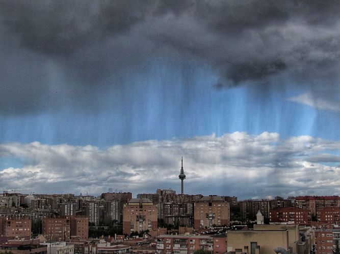 Precipitando
Cortinas de precipitación vistas desde mi ventana en Vallecas
Álbumes del atlas: zfo20 praecipitatio