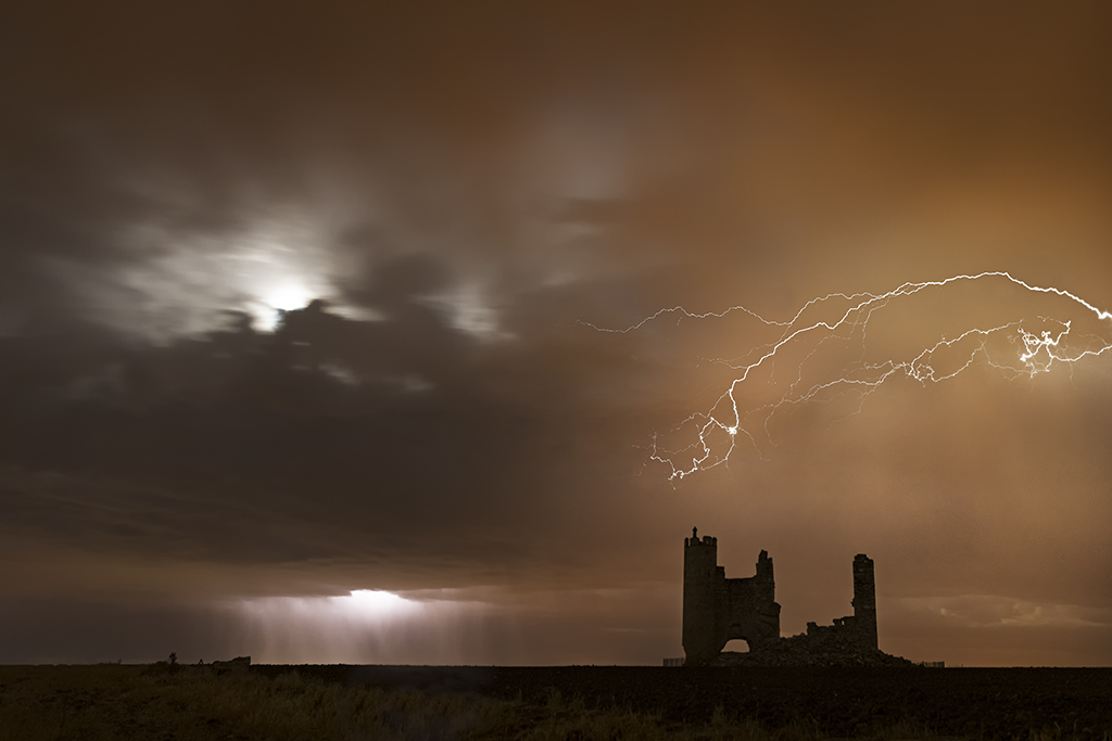 Tormenta en Caudilla
Tormenta detrás del Castillo de Caudilla, Toledo
