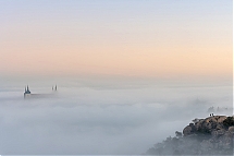 Amanecer con niebla en Toledo 1