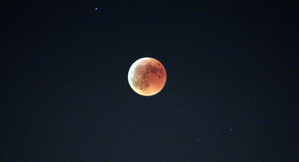 Luna de Sangre
Captada en la zona del Calvario (Lorca) en su punto máximo.
Álbumes del atlas: aaa_no_album
