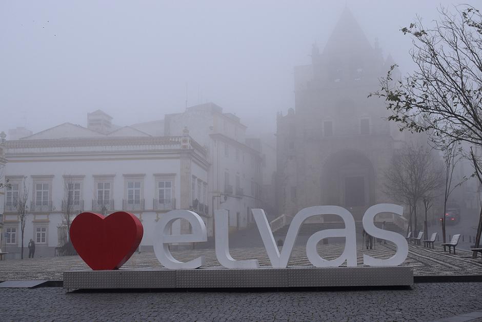 Niebla en Elvas
En una fría mañana de invierno la niebla se apodera de la ciudad portuguesa de Elvas
