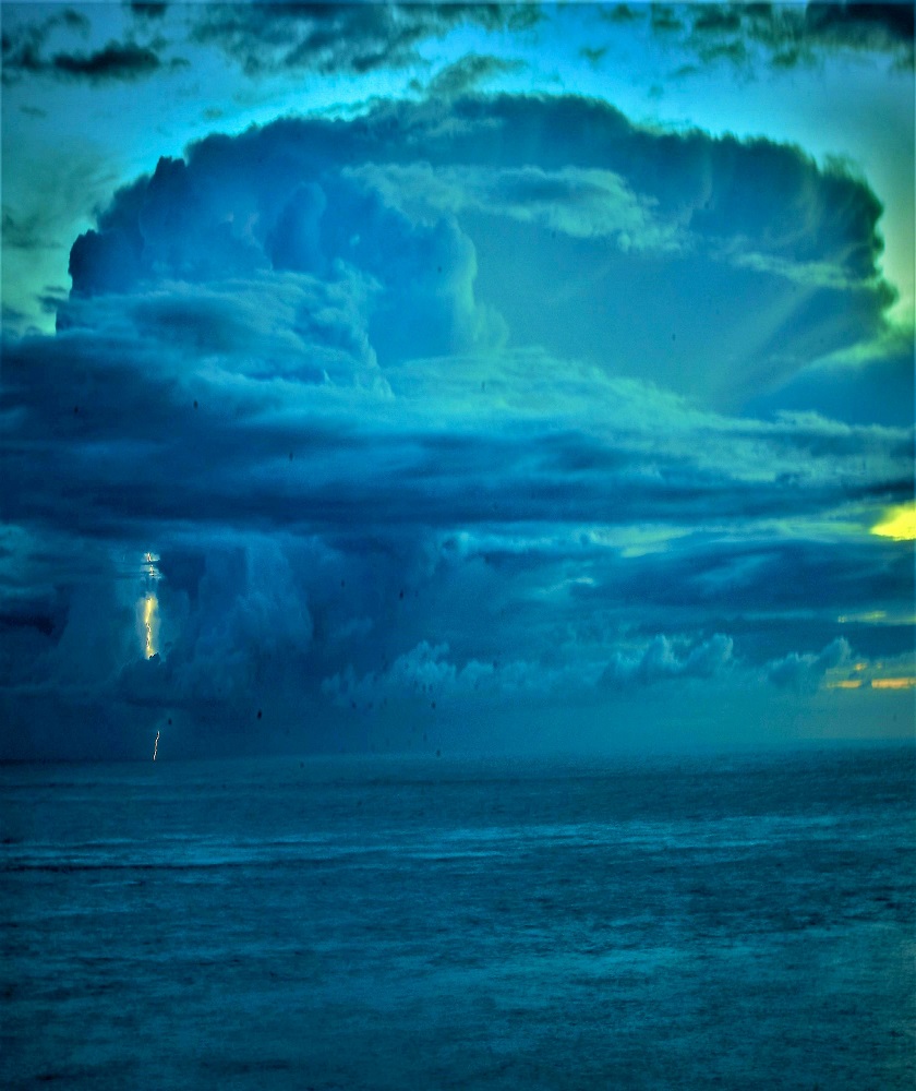 TORMENTA SOBRE EL MEDITERRANEO
zona oriental costa de Murcia... tormenta en el alba frente a Cabo de Palos
Álbumes del atlas: aaa_no_album