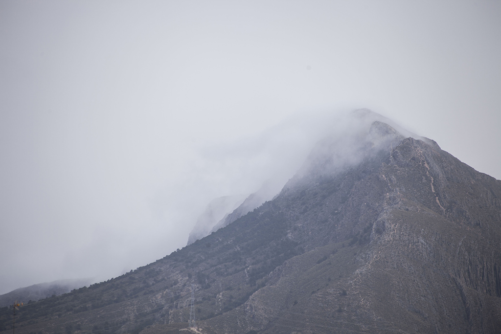 Agarradas
Nubes agarradas a la Sierra del buey de Jumilla.
Álbumes del atlas: aaa_no_album