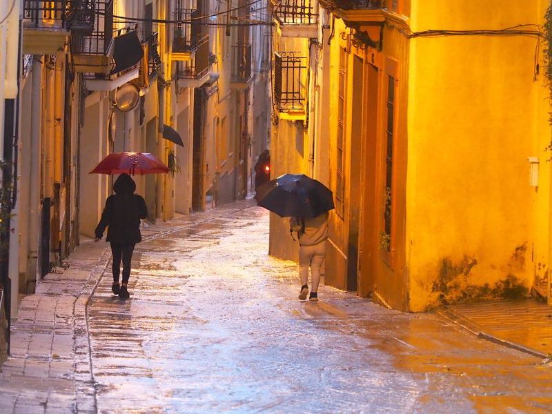 carrers mullats
primera hora del matí de pluja intensa
Álbumes del atlas: aaa_no_album