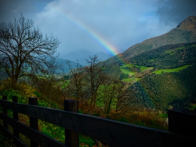 donde empieza el arcoiris
rincones perdidos en un lugar cualquiera de Cantabria 
