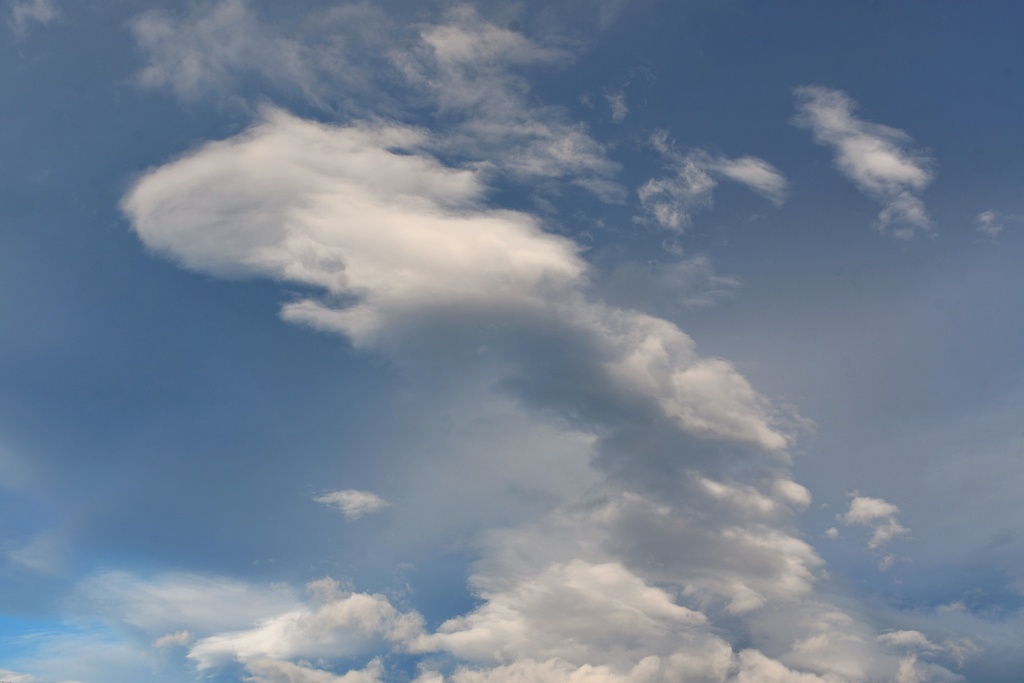 Nube vertical
Nube tomada al atardecer.
Álbumes del atlas: zzzznopre
