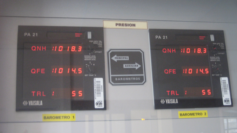 Presentador de los datos de presión (QFE y QNH) en una Oficina meteorológica de Aeropuerto
Álbumes del atlas: instrumentación