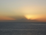 Amanecer despejado tras Tenerife y sombras