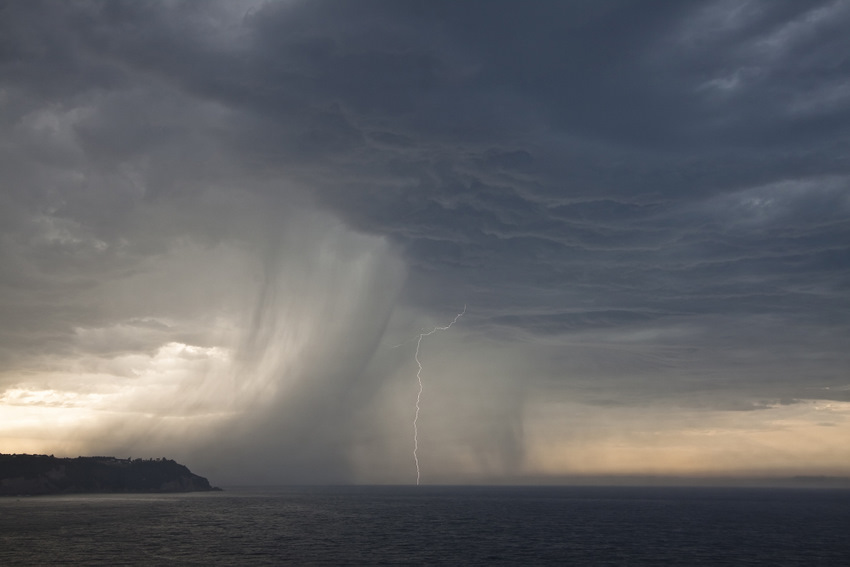 Heavy shower
Storm on the coast
Álbumes del atlas: ZEPM