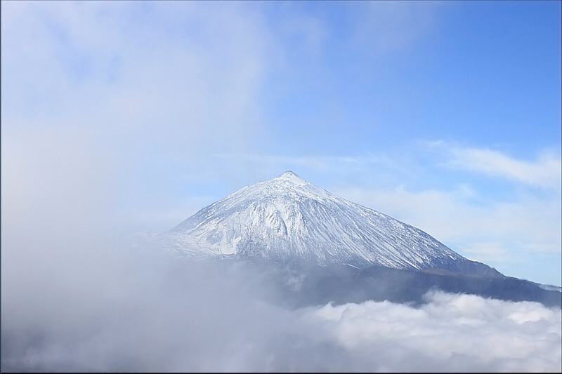 Teide nevado con mar de nubes
Álbumes del atlas: mar_de_nubes