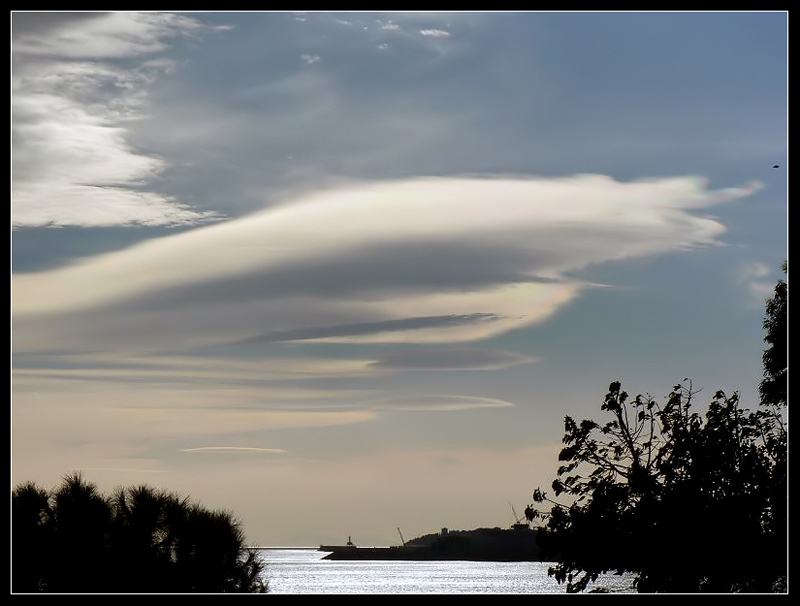 Lenticular
Nubes lenticulares sobre el Mediterráneo una tarde de febrero.
Álbumes del atlas: lenticularis