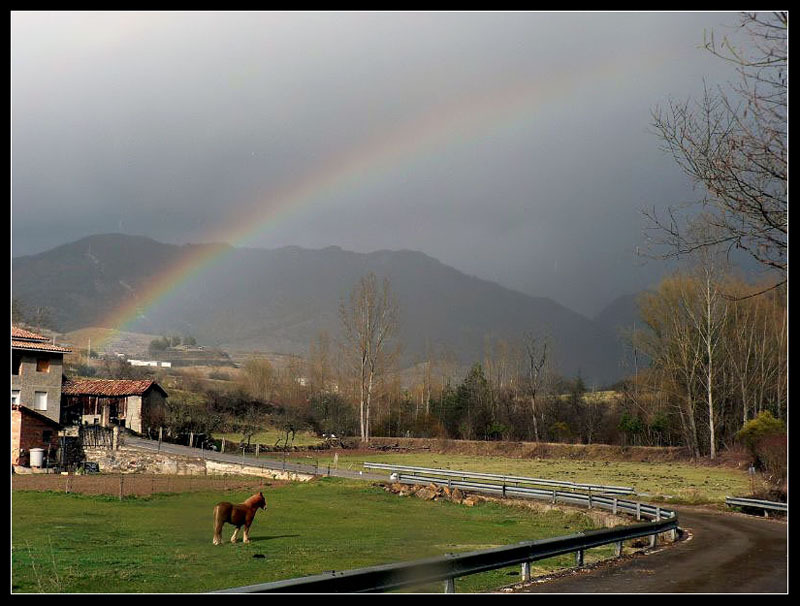 P1120928
Este arco iris tambíen se pudo ver tras una tormenta de primavera junto a la sierra de Catllaràs.
