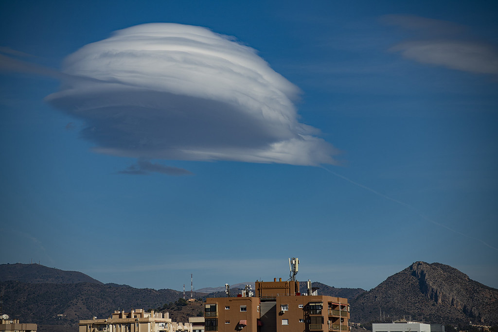 Lenticular montes de Málaga 
