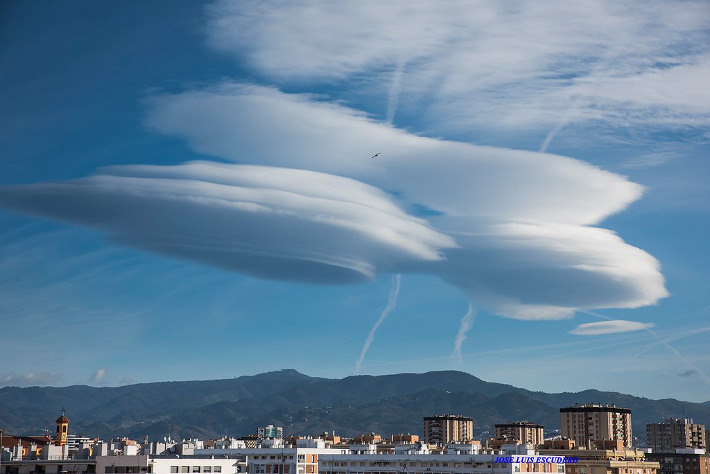 Lenticular montes de Málaga
