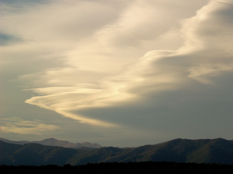 Lenticulares.
Imponentes lenticulares por encima de las montañas de Vallter, vistos desde La Garrotxa.
