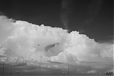 Avión esquivando un cumulonimbo